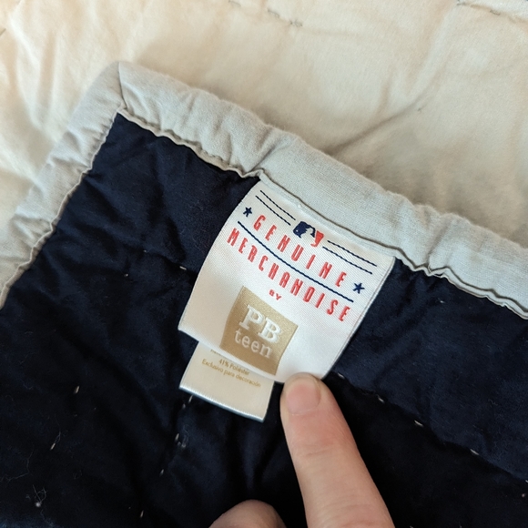 EUC PB Teen MLB American League Twin Quilt - Picture 3 of 3